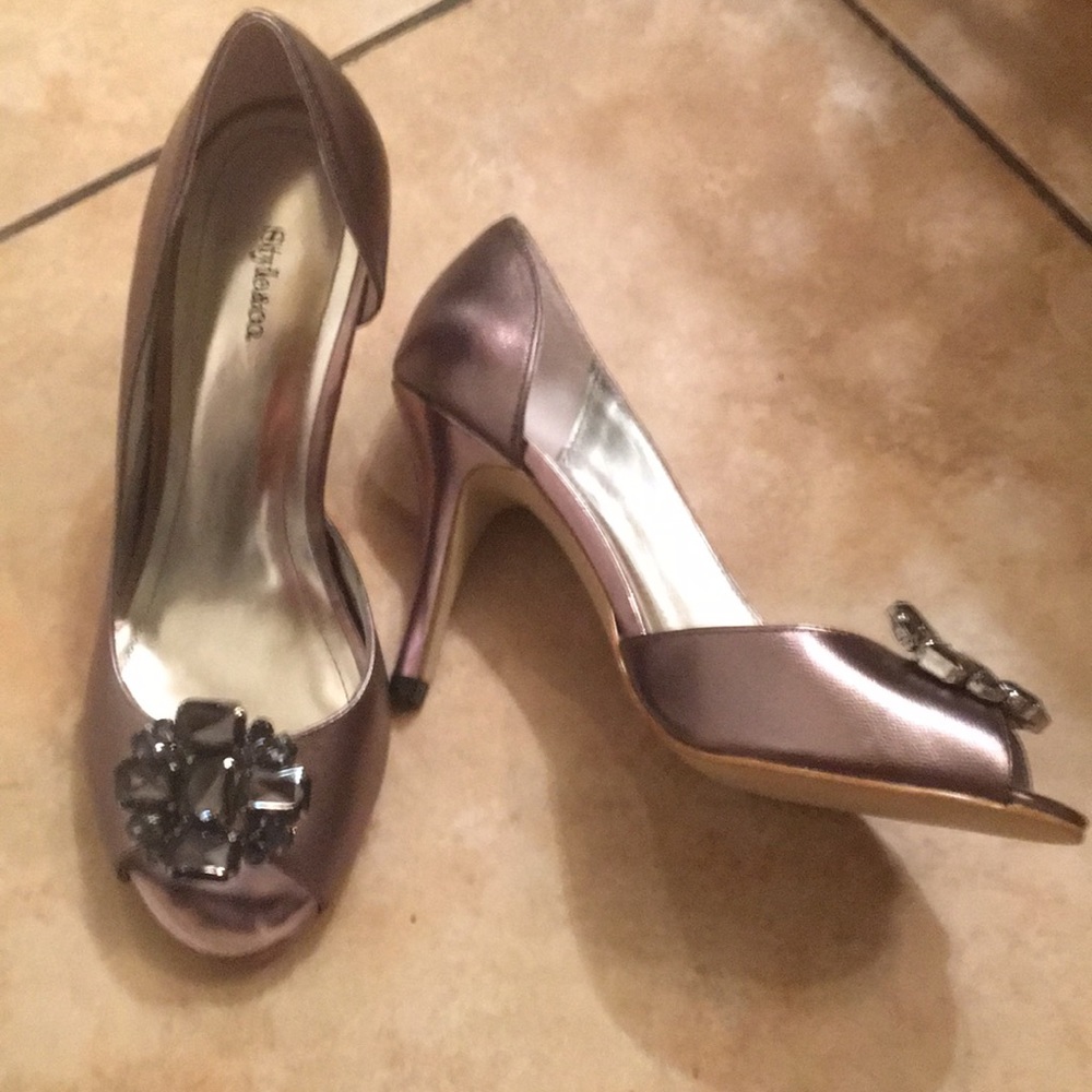 High heals - Picture 4 of 5
